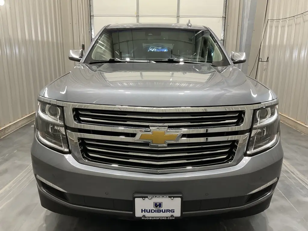 2020 Chevrolet Suburban Premier photo 2