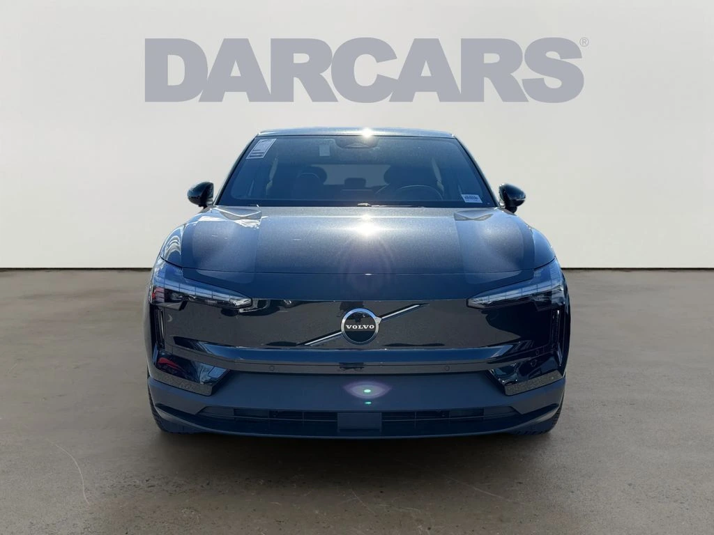 2025 Volvo - image 2