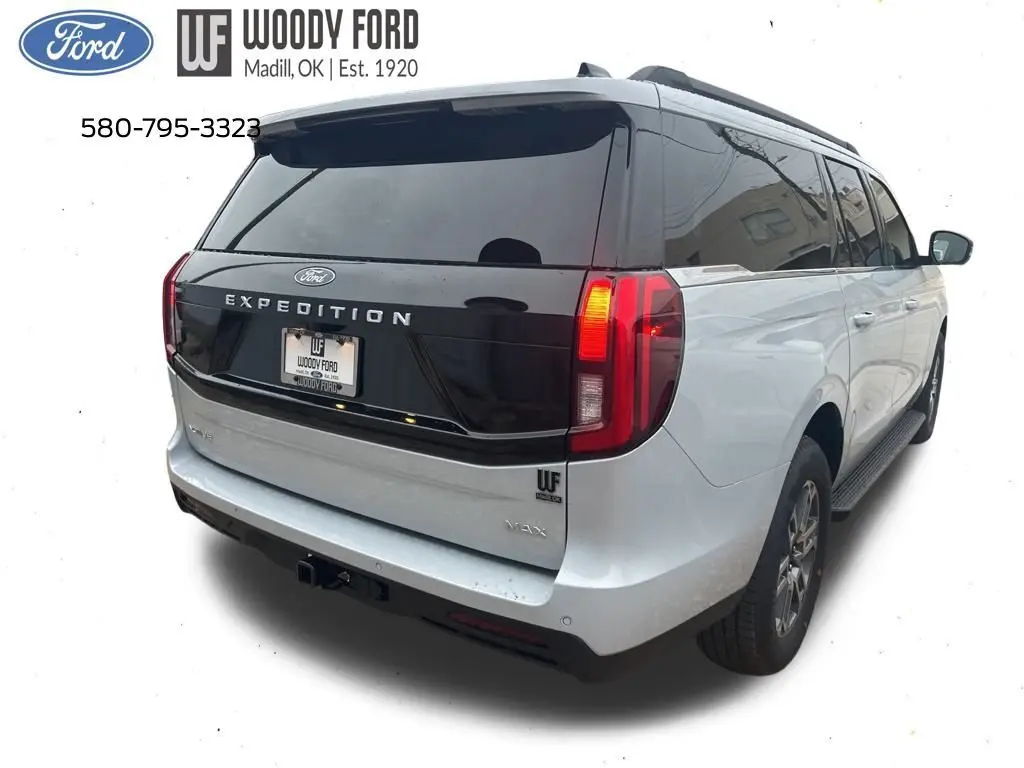 2025 Ford Expedition MAX photo 4