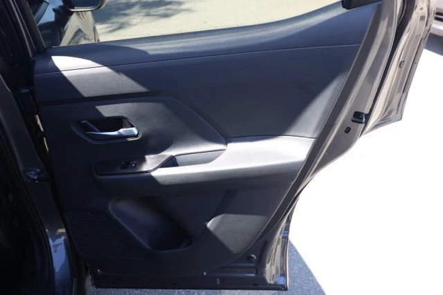 2026 Nissan KICKS SR - Photo 18
