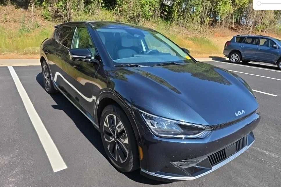 2023 Kia EV6 Wind's photo
