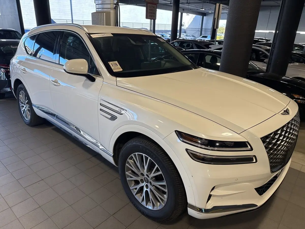 2024 GENESIS GV80 Standard's photo