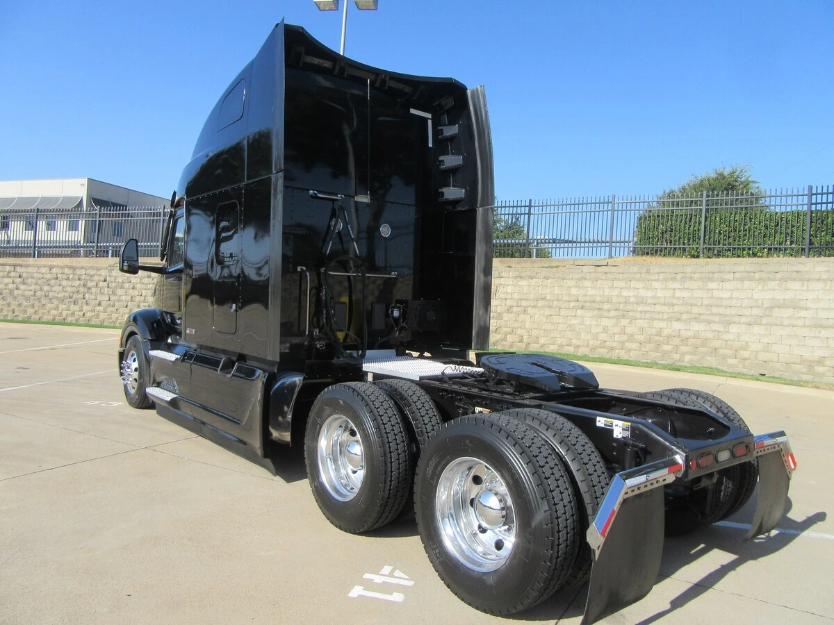 2023 Peterbilt 579 — photo 3