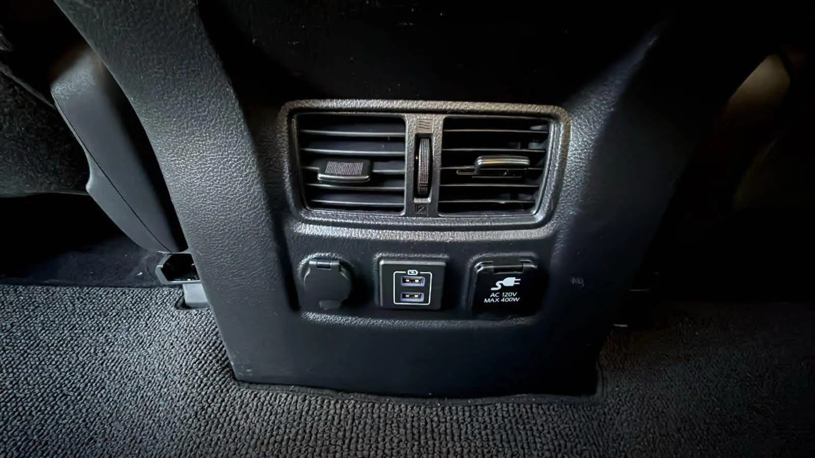 2024 Nissan Titan SV photo 19