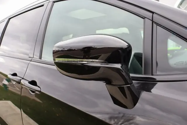 2026 Chrysler Pacifica Limited photo 2