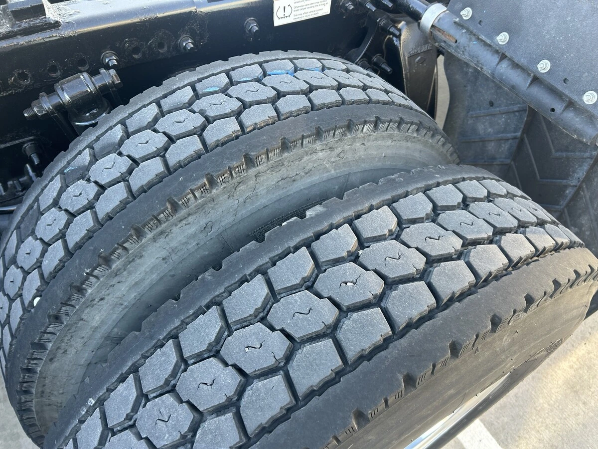 2021 Freightliner Cascadia — photo 7