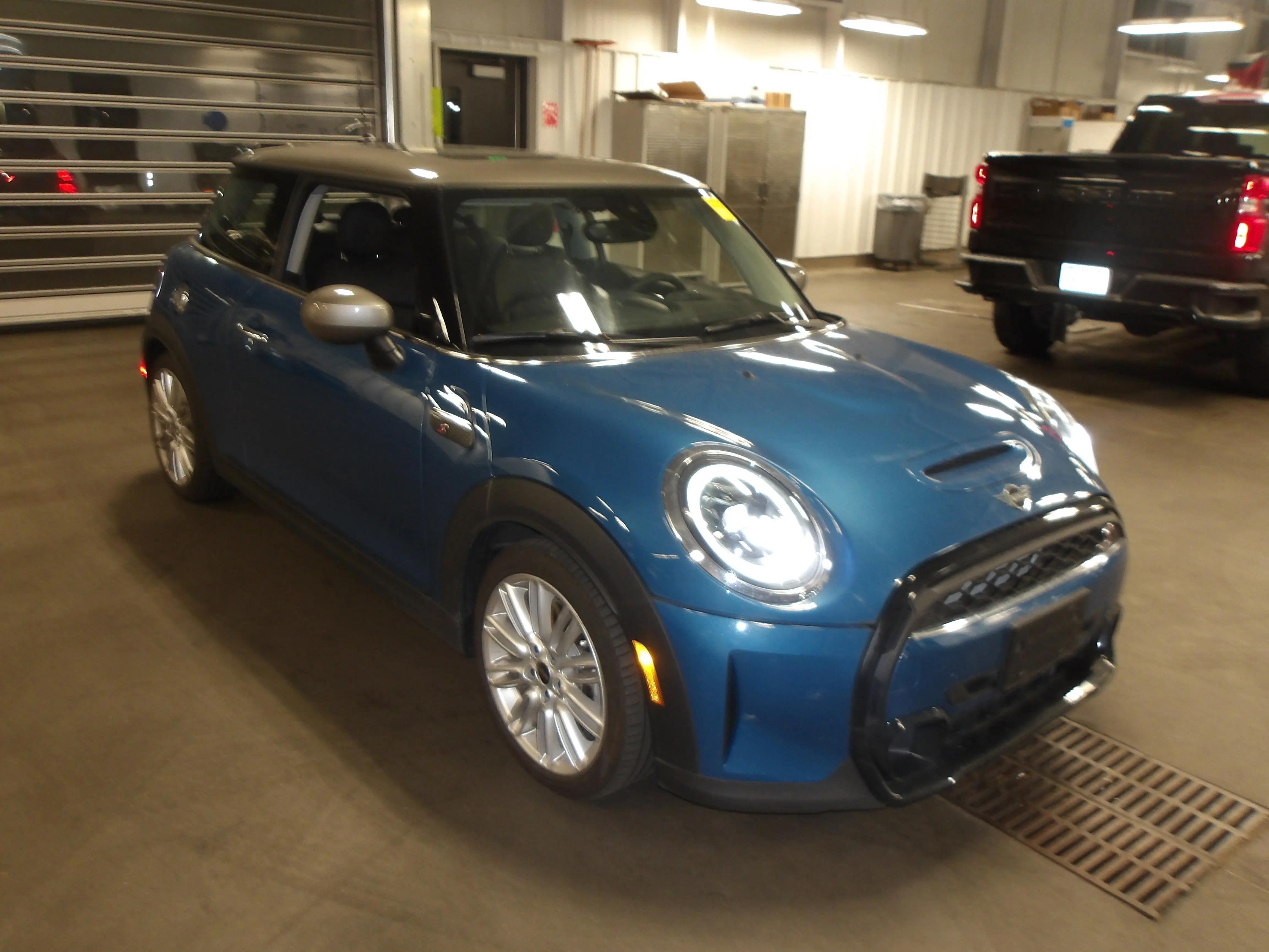 2024 Mini Cooper 2 Door Hardtop S photo 2