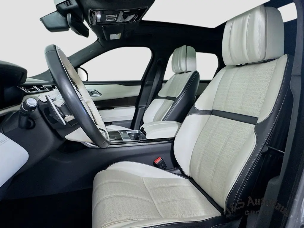 2018 Land Rover Range Rover Velar R-Dynamic HSE photo 11