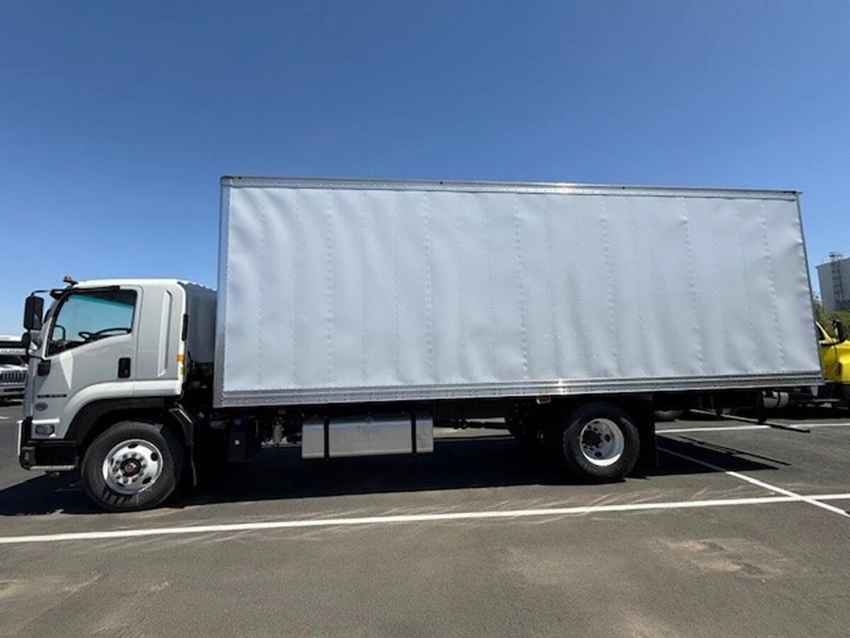 2025 Isuzu FTR — photo 2