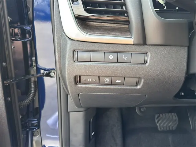 2026 Nissan Rogue Platinum photo 21