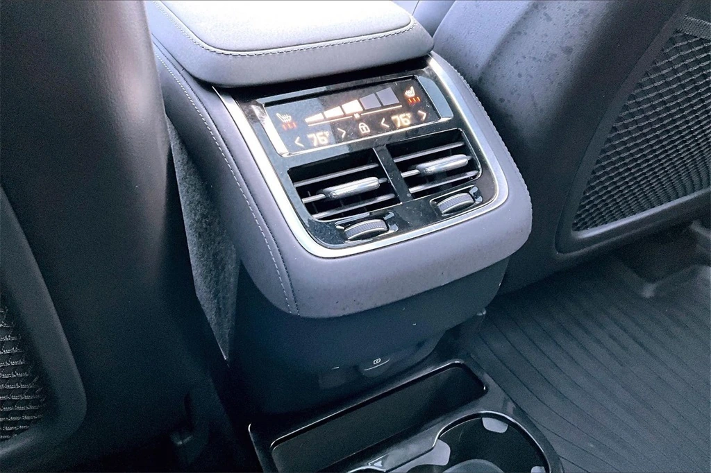2026 Volvo - image 10
