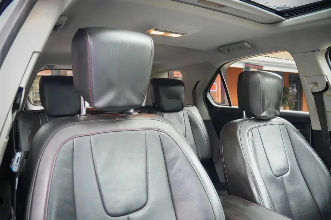 2011 Chevrolet Equinox LT photo 24