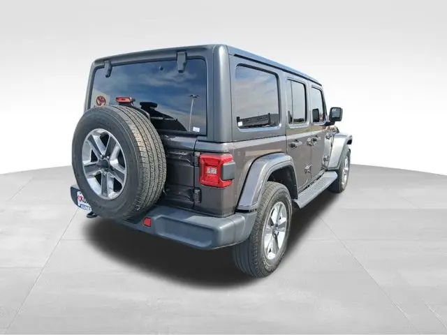 2018 Jeep Wrangler Unlimited Sahara photo 4
