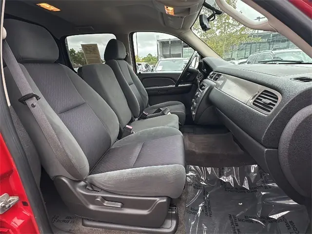 2009 Chevrolet Avalanche LS photo 23