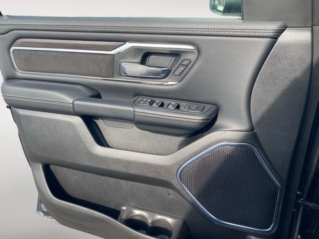 2026 RAM 1500 Laramie - Photo 18
