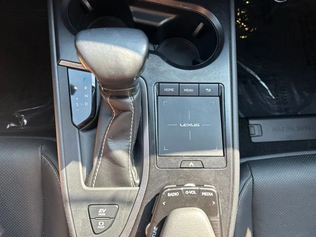 2022 Lexus UX Hybrid 250h - Photo 25