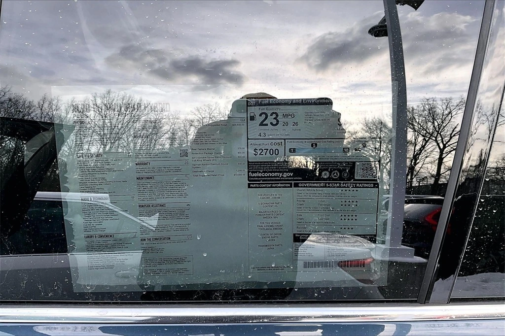 2026 Volvo - image 13