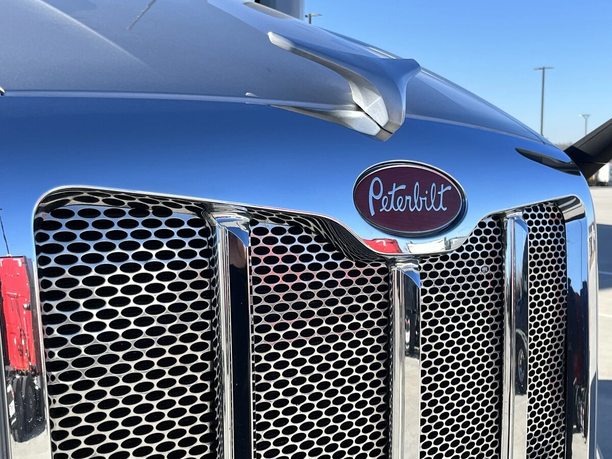 2023 Peterbilt 579 - image 18