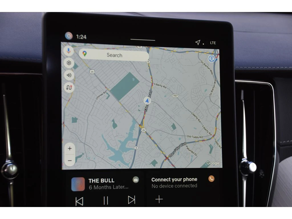 2026 Volvo - image 20