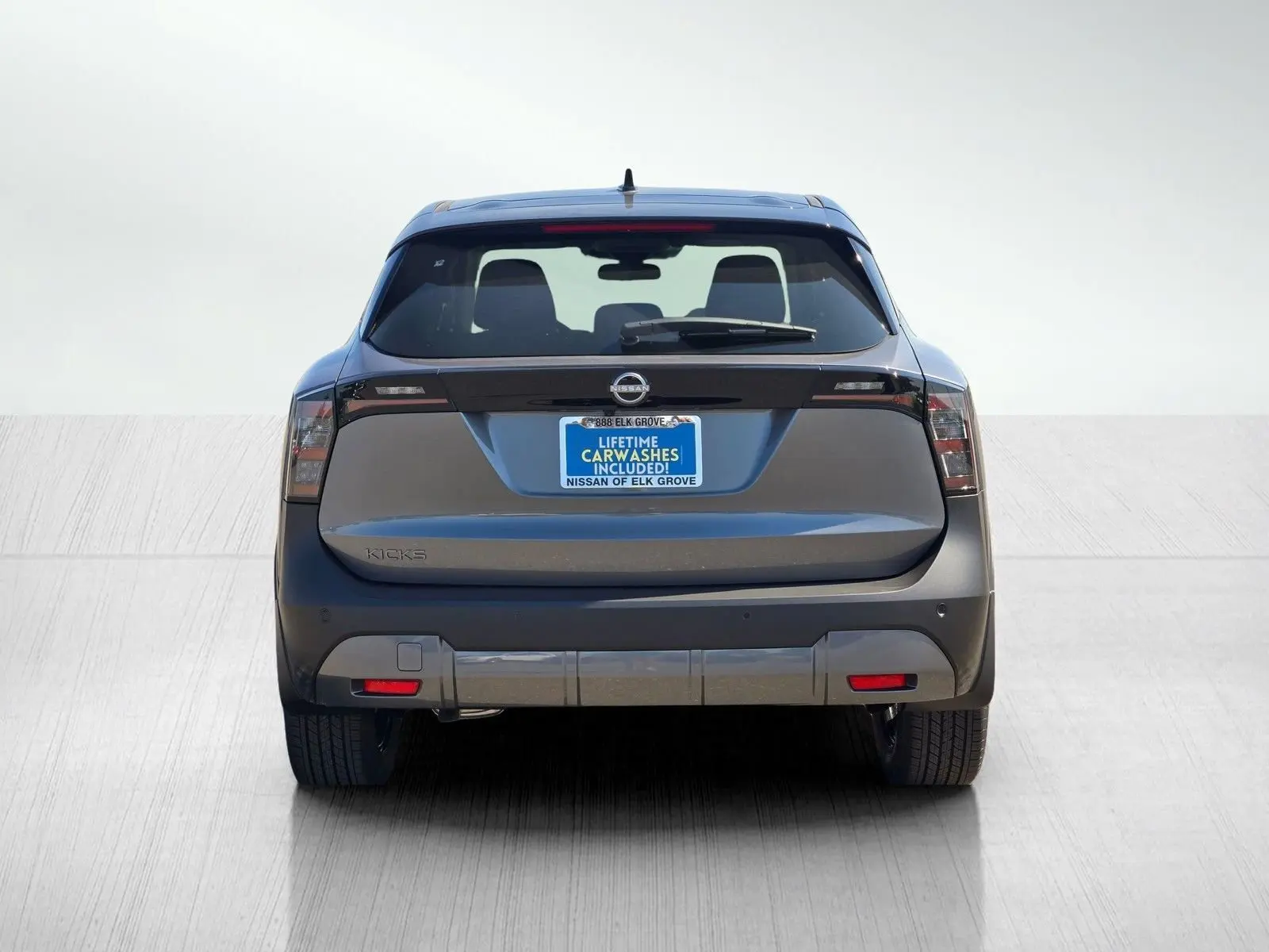 2025 Nissan Kicks SV photo 4