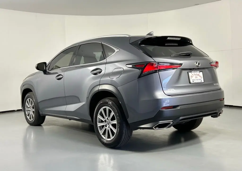 2020 Lexus NX 300 photo 5