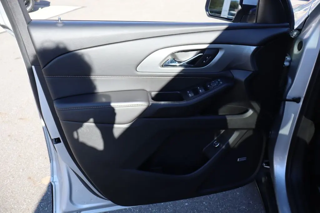 2021 Chevrolet Traverse Leather photo 7