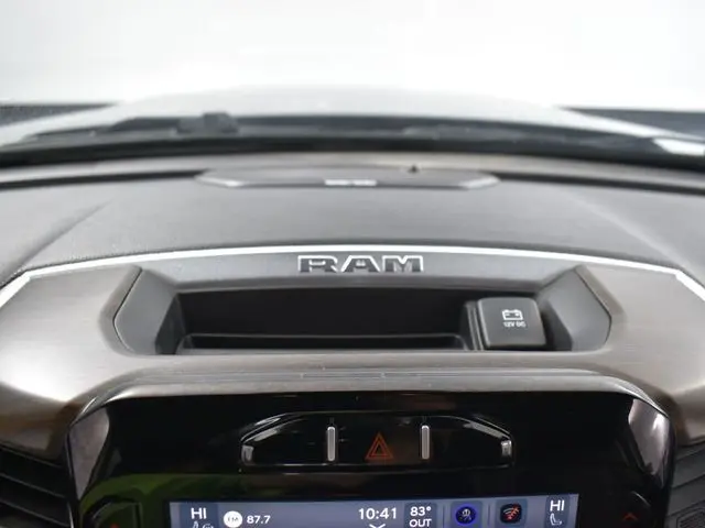 2024 Ram 2500 Laramie photo 18