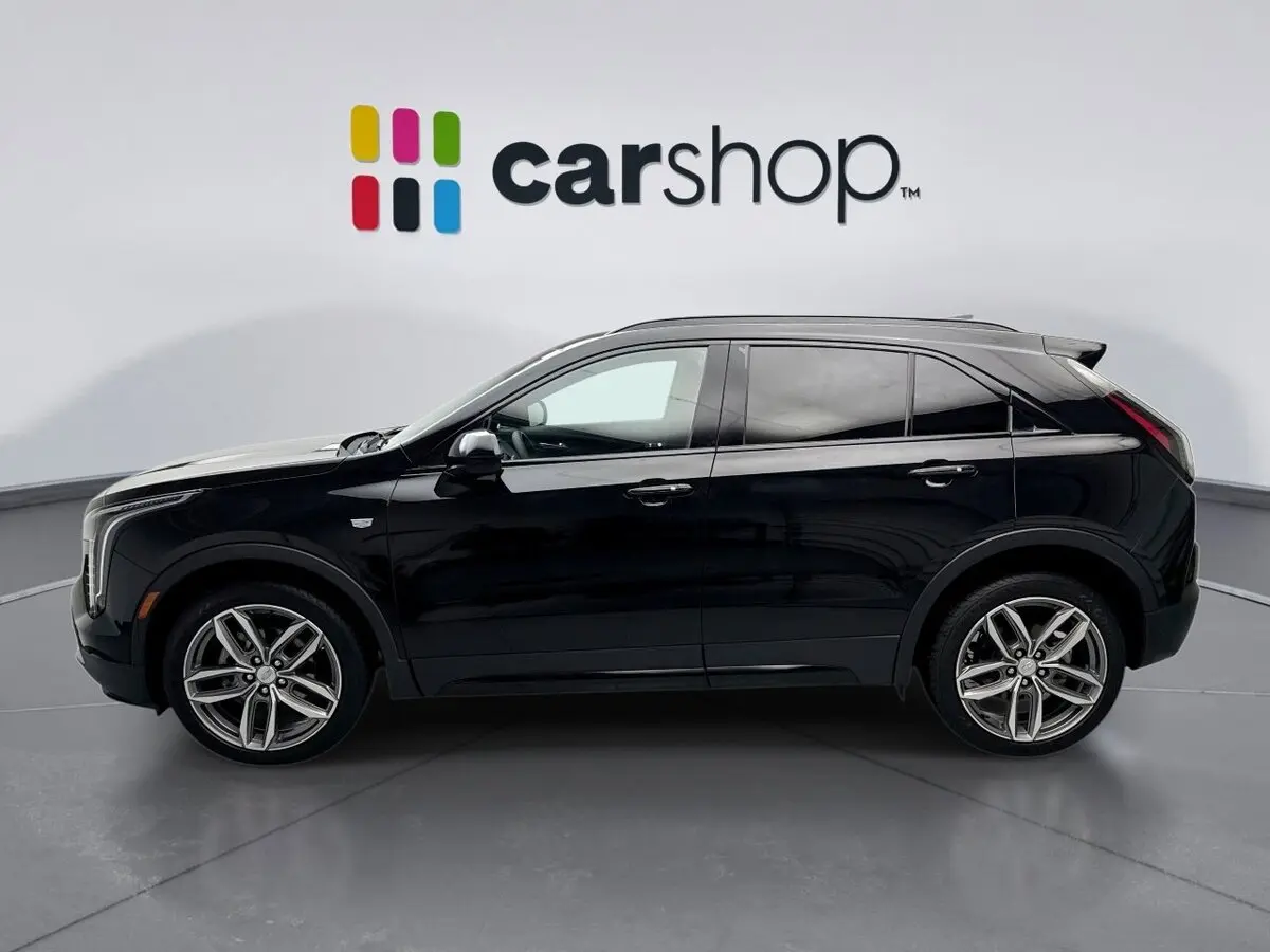 2020 Cadillac XT4 Sport photo 2