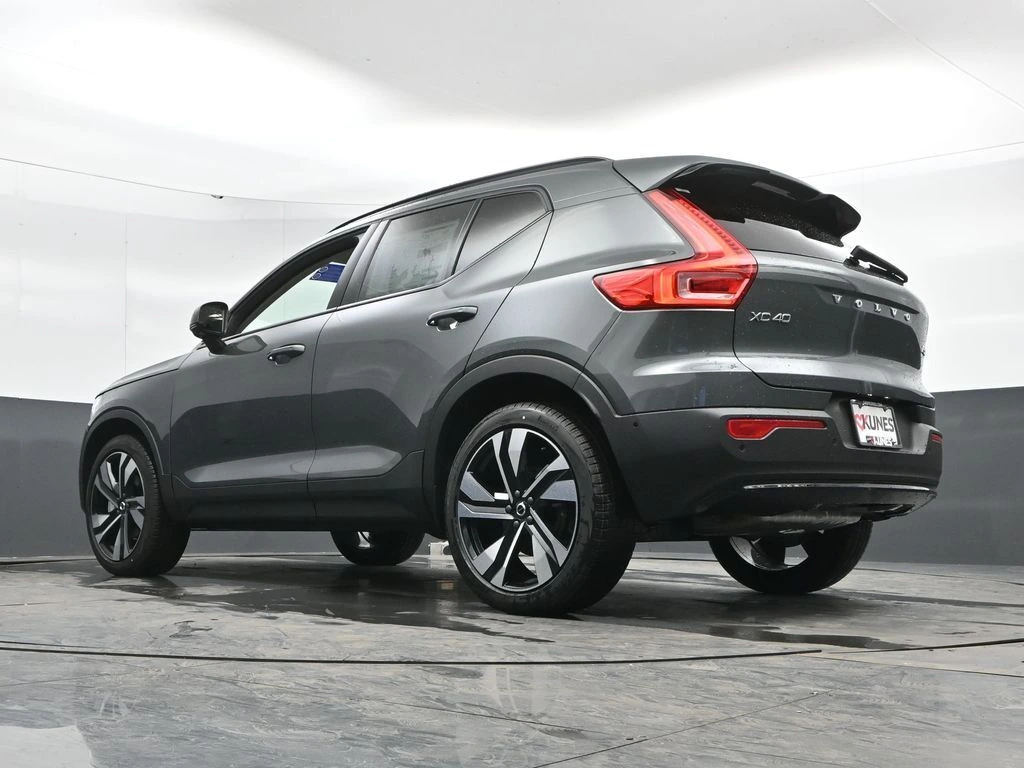 2026 Volvo - image 46