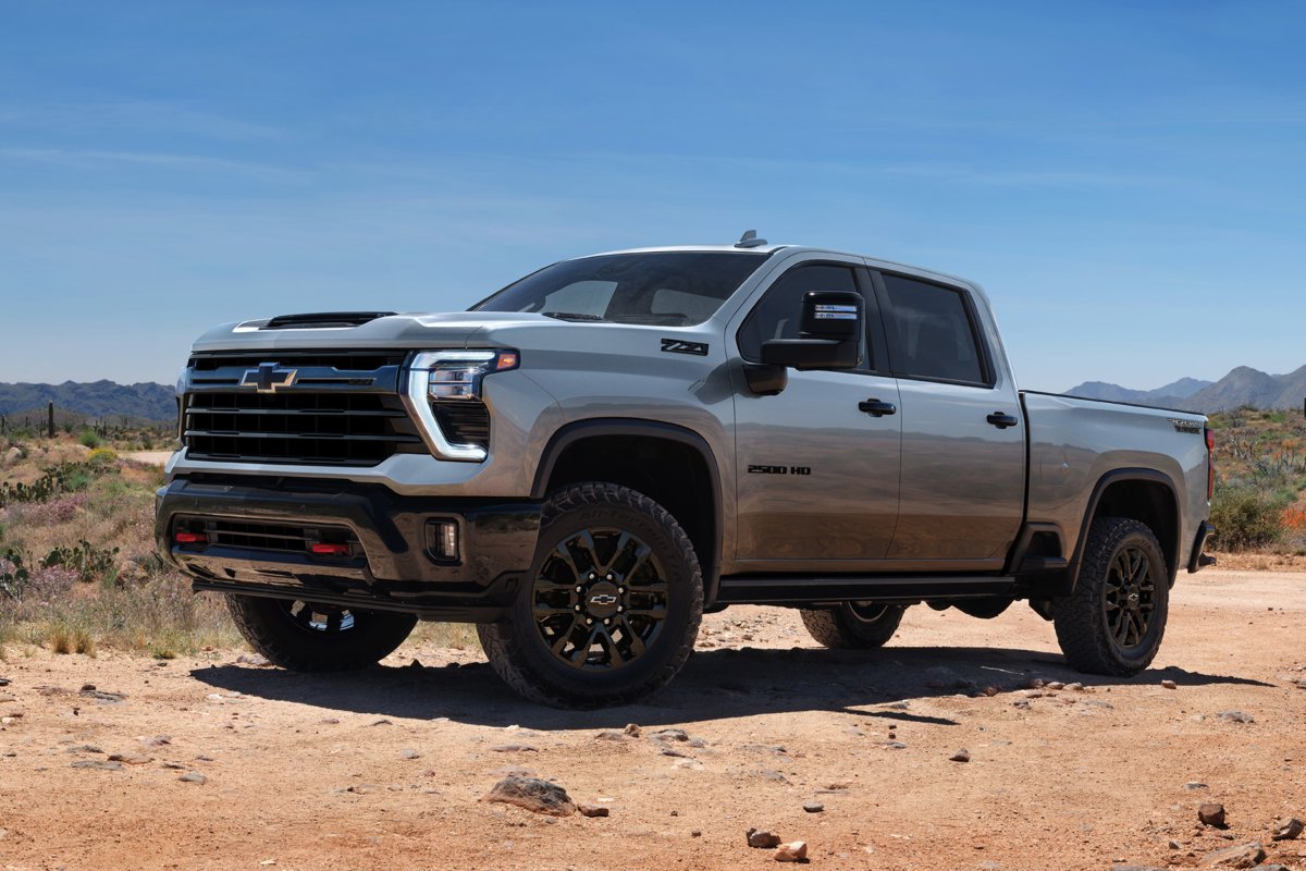 2025 Chevrolet Silverado HD Exterior Driver Side Front Profile