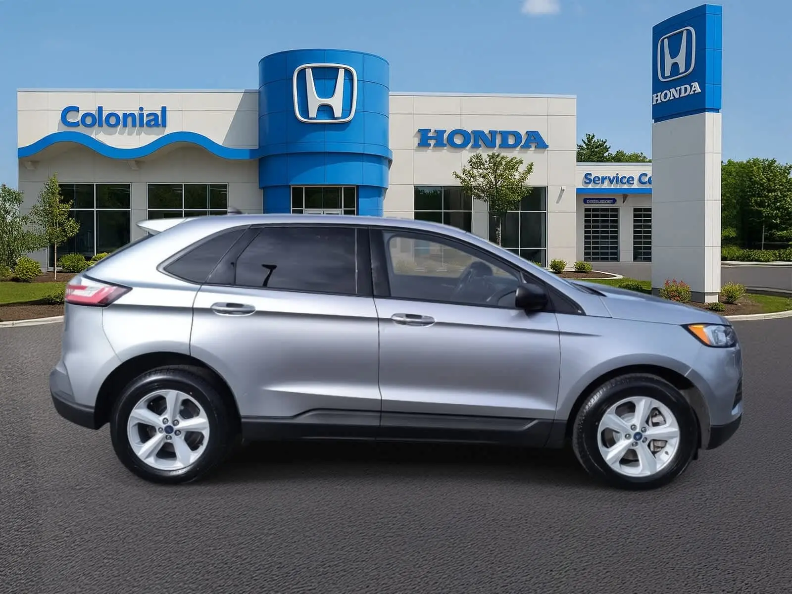 2022 Ford Edge SE photo 2