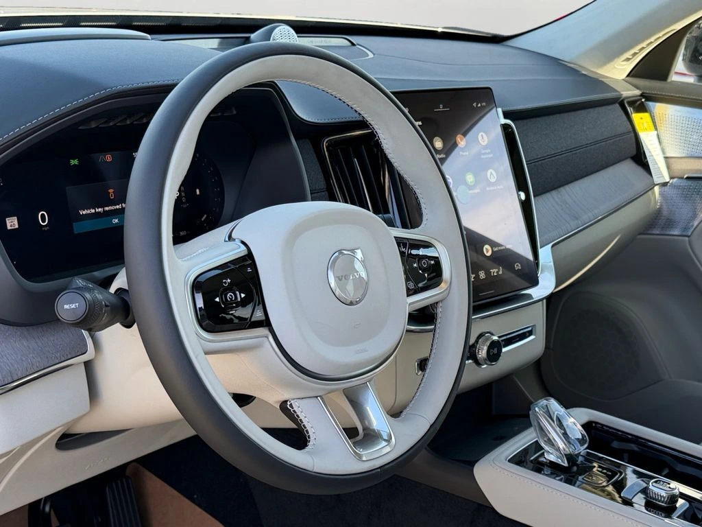 2026 Volvo - image 16