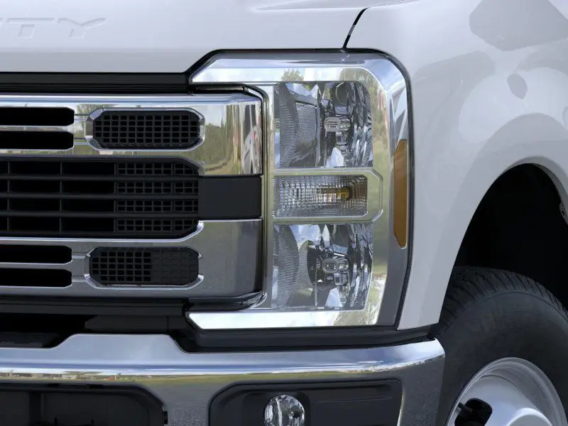 2025 Ford F-350 photo 16