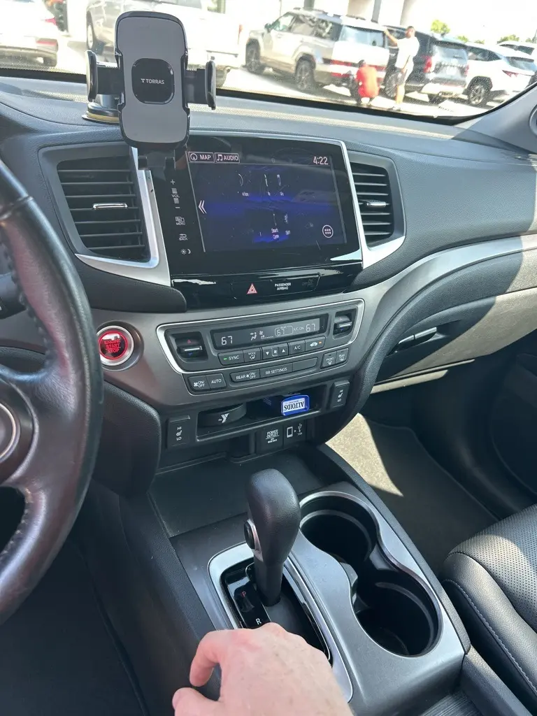 2018 Honda Ridgeline RTL-T photo 3