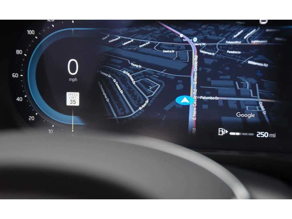 2025 Volvo - image 19