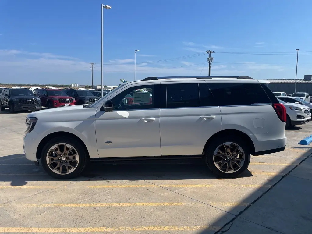 2025 Ford Expedition King Ranch photo 2