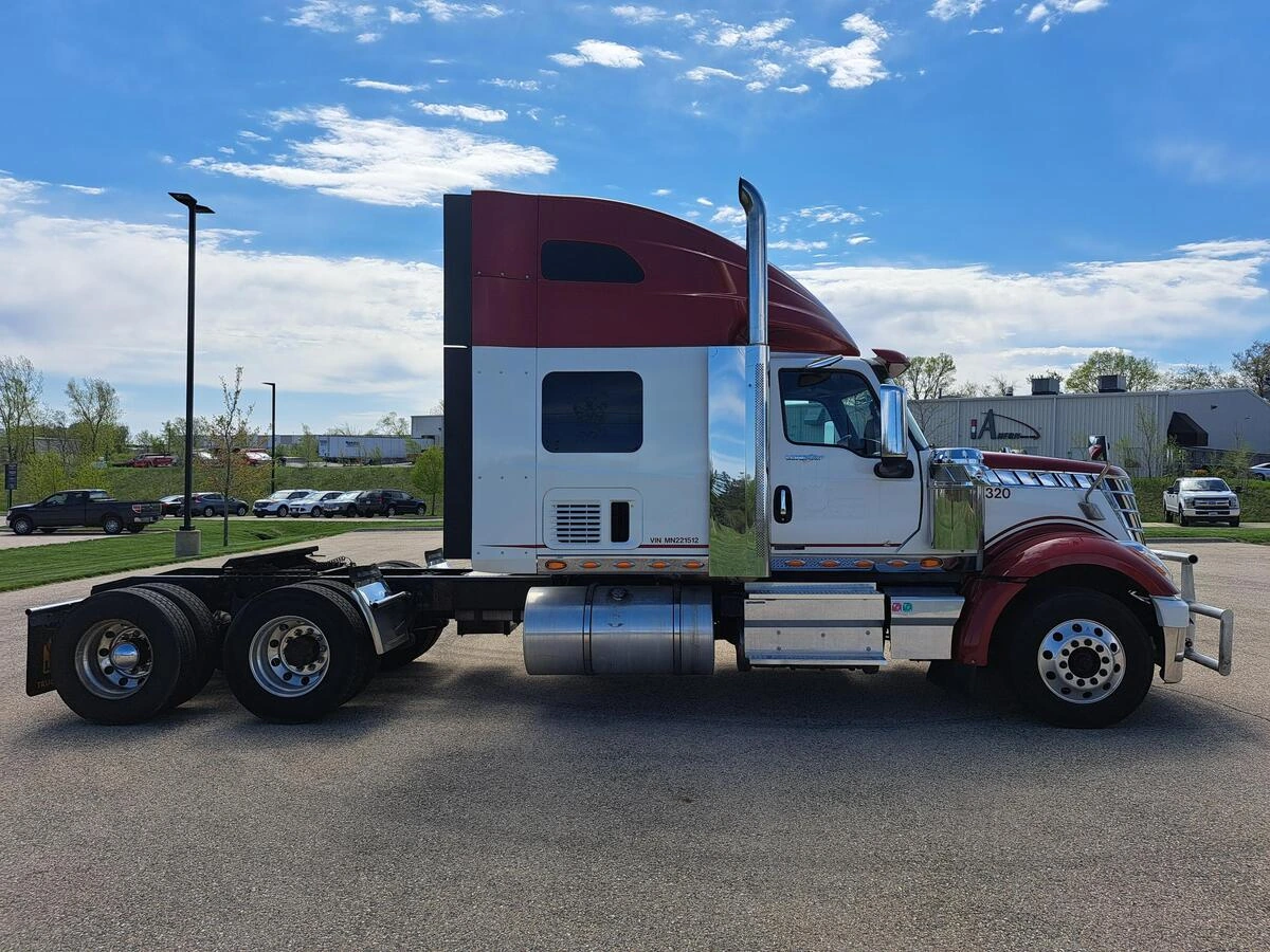 2021 International LoneStar — photo 8