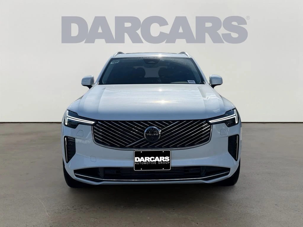 2025 Volvo - image 2