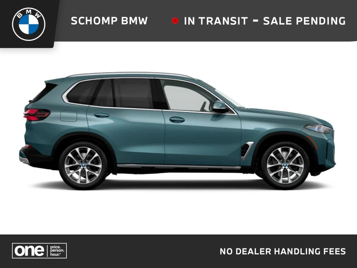 2026 BMW X5 50e's photo