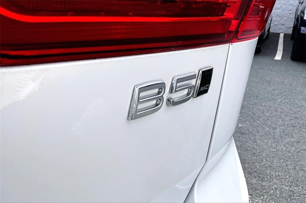 2023 Volvo - image 23