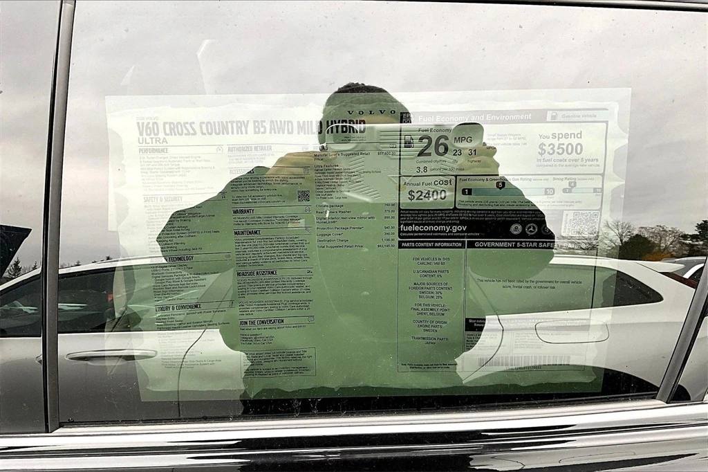 2026 Volvo - image 14