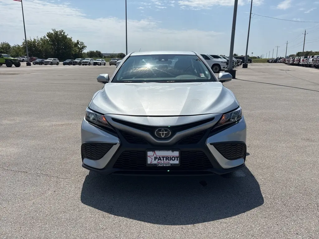 2023 Toyota Camry SE photo 8