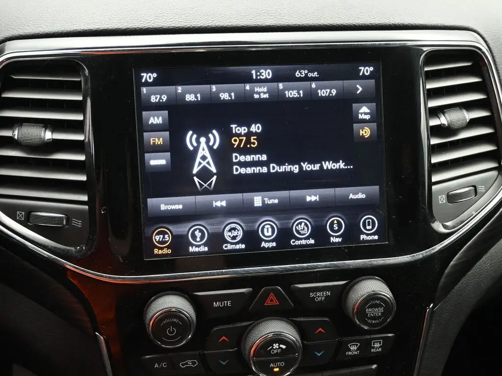 2019 Jeep Grand Cherokee Altitude photo 12