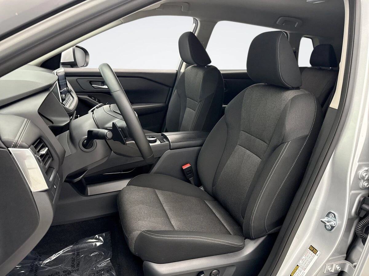 2025 Nissan Rogue SV - Photo 11