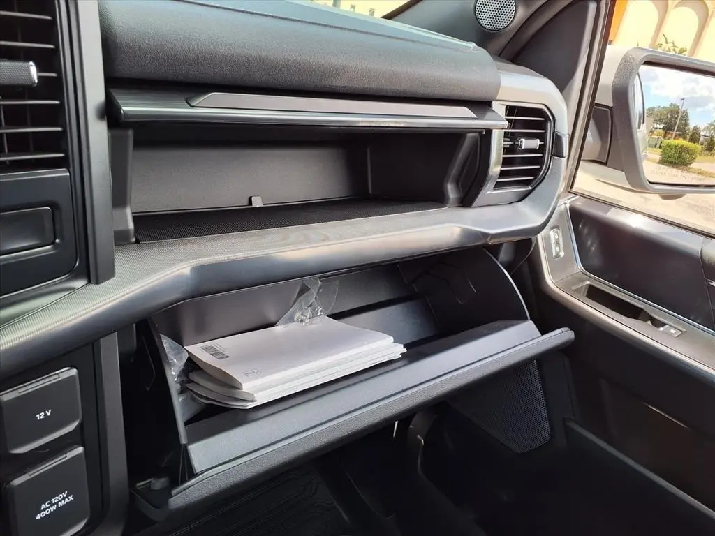 2024 Ford F-150 Lariat photo 28