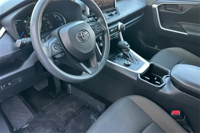 2024 Toyota RAV4 Hybrid LE photo 6