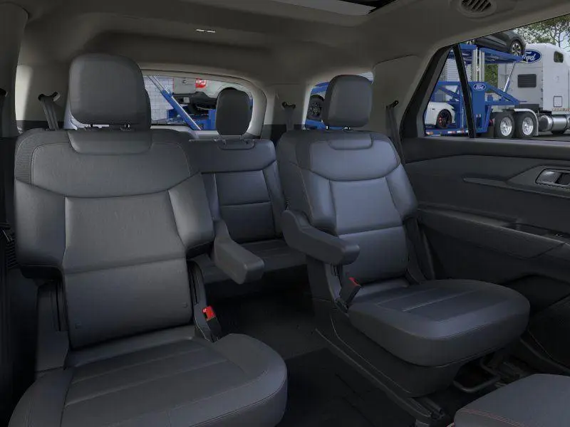 2025 Ford Explorer photo 9