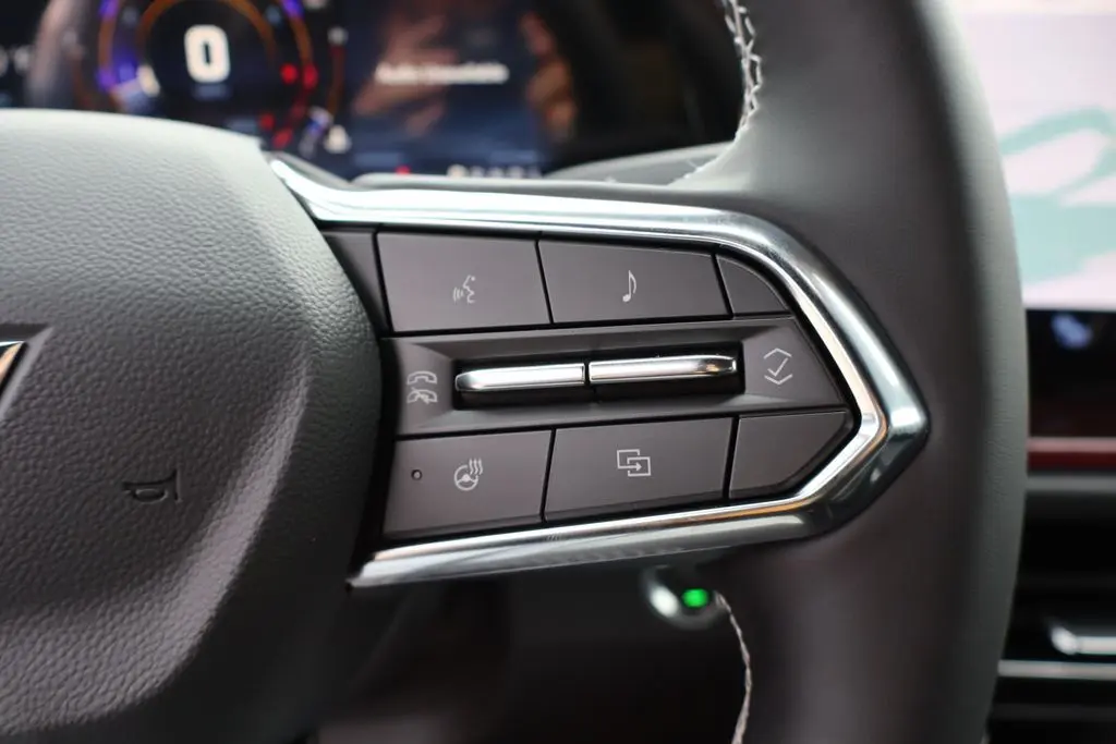 2026 Chevrolet Traverse Z71 photo 12