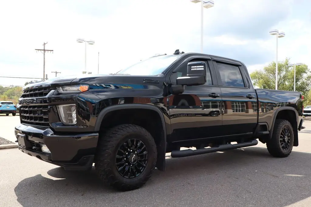 2022 Chevrolet Silverado LTZ photo 9