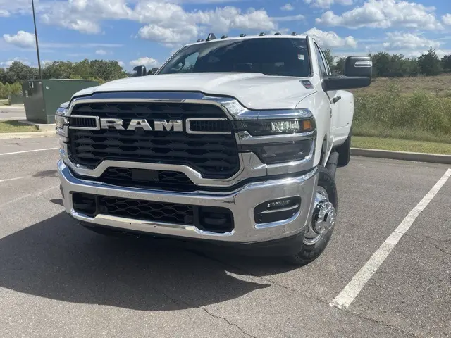 2026 Ram 3500 Tradesman photo 2
